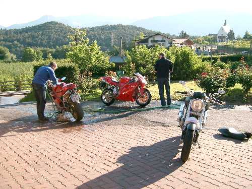 Martin und Stephan mit ihren beiden Superbikes
